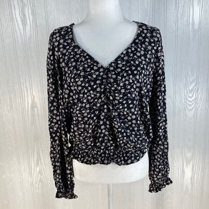 American Eagle Women’s V-Neck Blouse Medium